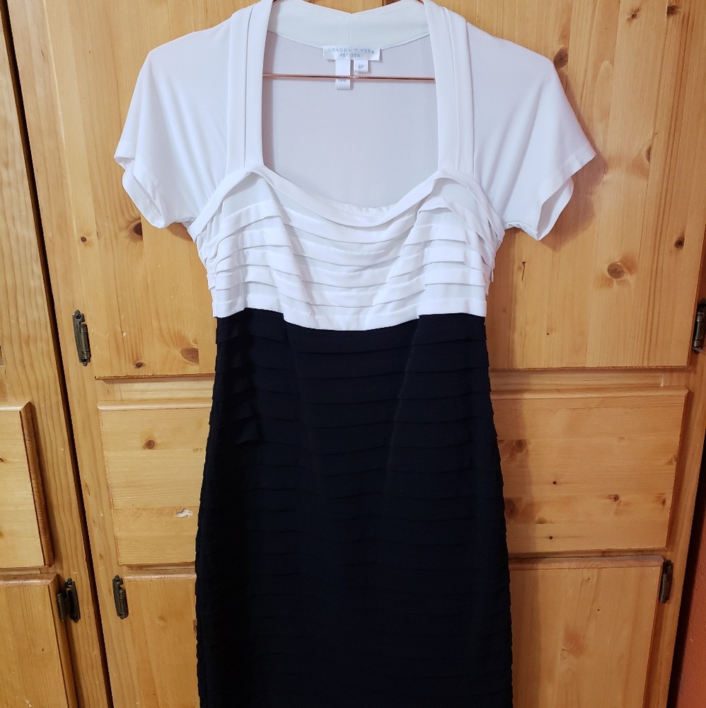 London Times Petites Black &White Cocktail Dress